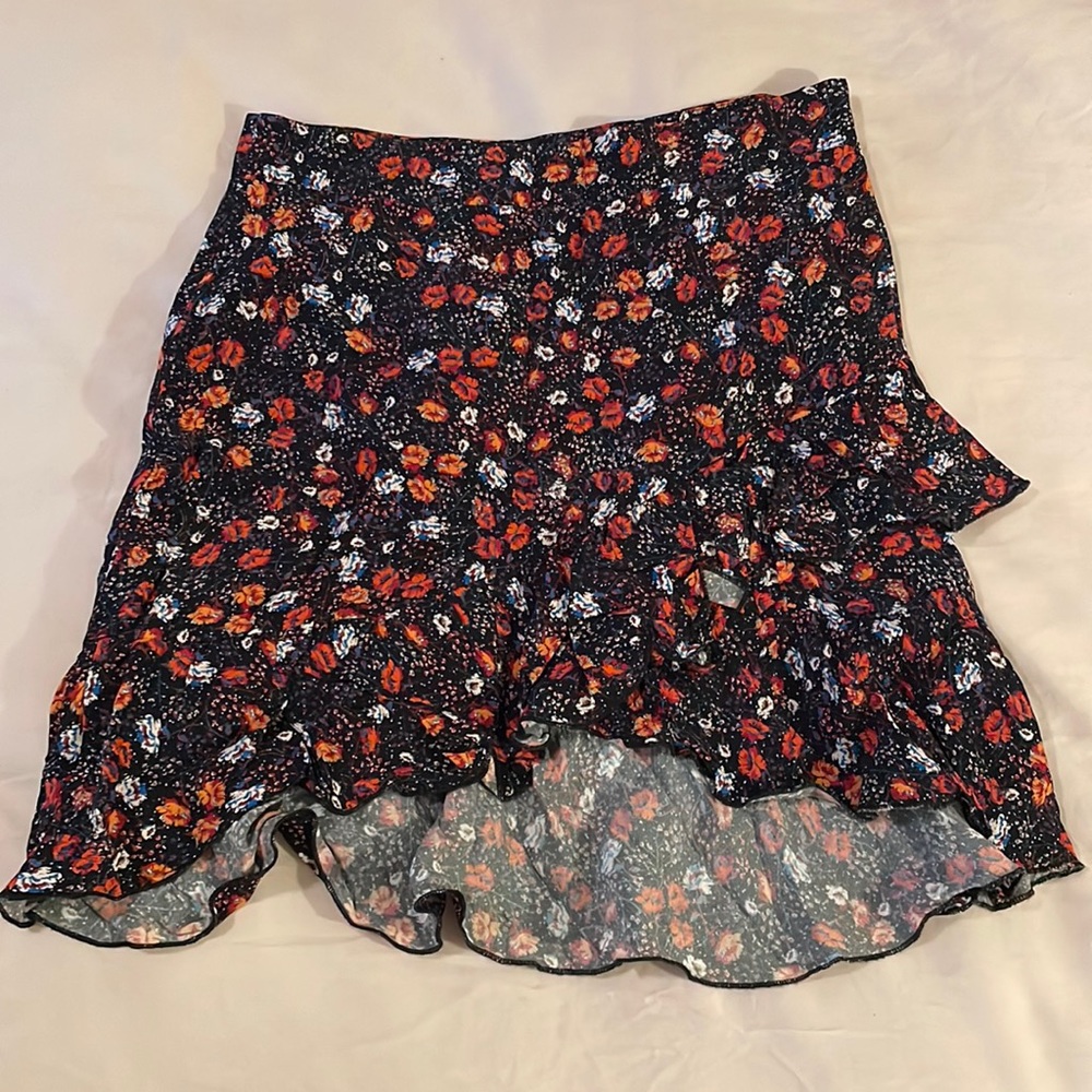 Side ruffle floral skirt